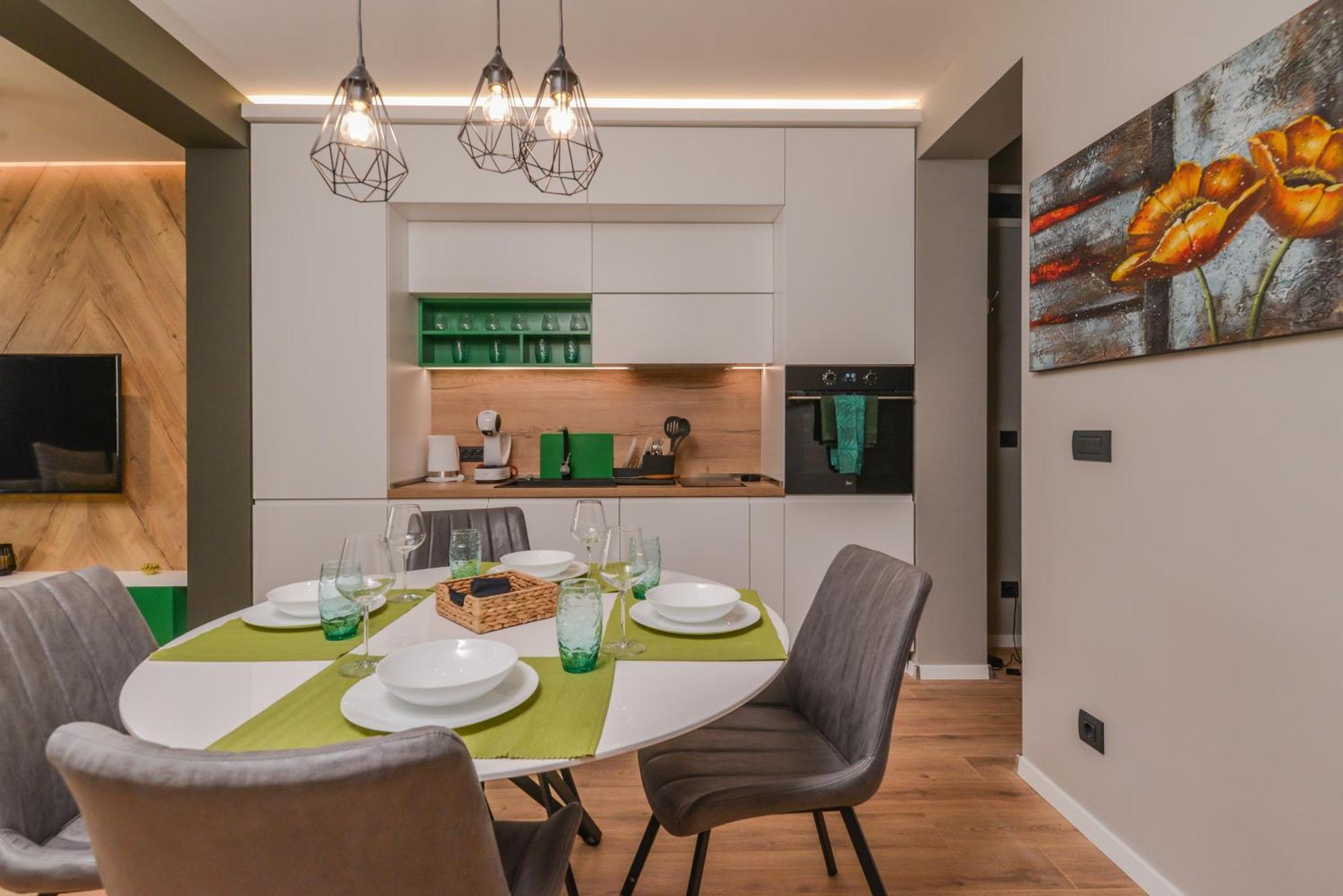 Luxe Dream Apt, 2-bdr, 2-bthr